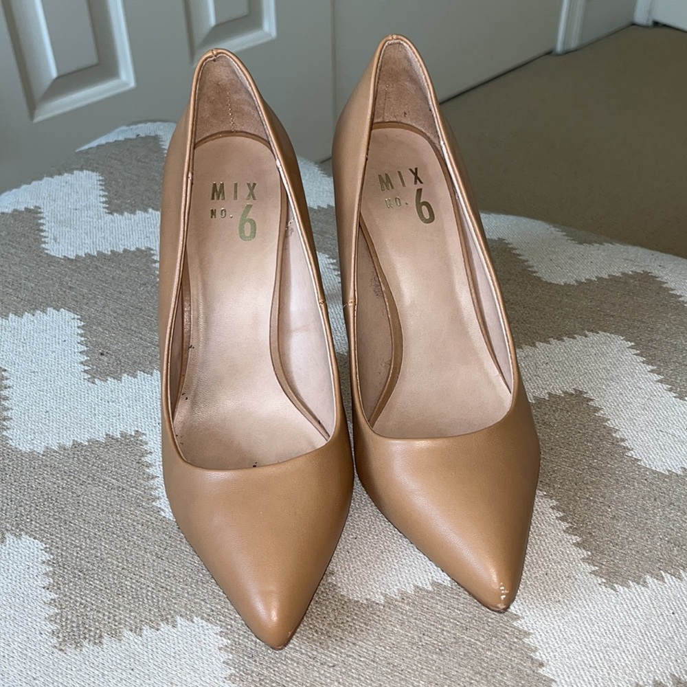 Tan Heels - Picture 2 of 6